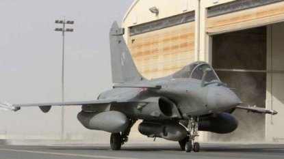 Syrie: premiers bombardements français contre le groupe EI