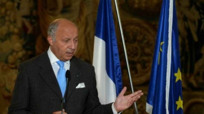 Fabius appelle Moscou à combattre l’EI “concrètement” plutôt que “médiatiquement”