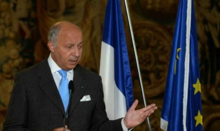 Fabius appelle Moscou à combattre l’EI “concrètement” plutôt que “médiatiquement”