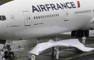 Air France : dément la suppression de 5.000 postes supplémentaires après 2017 