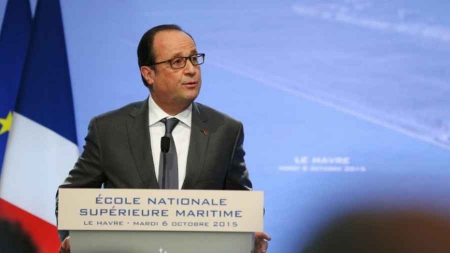 Hollande: la France n’est pas une “identité figée dans le marbre”