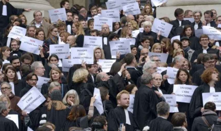 Les avocats durcissent leur grève contre la réforme de l’aide juridictionnelle