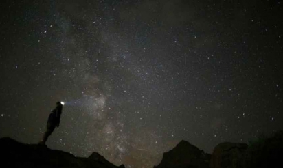 agite la communauté des astronomes