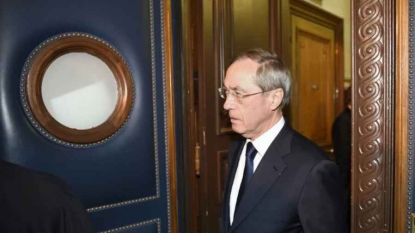 Primes en liquide: 30 mois avec sursis et 75.000 euros d’amende requis contre Claude Guéant