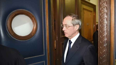 Primes en liquide: 30 mois avec sursis et 75.000 euros d’amende requis contre Claude Guéant