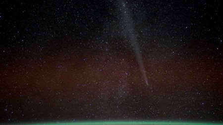 Découverte inédite de deux molécules organiques complexes sur une comète