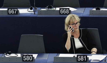 “Race blanche” : Nicolas Sarkozy donne 24 heures à Nadine Morano pour exprimer “ses regrets”