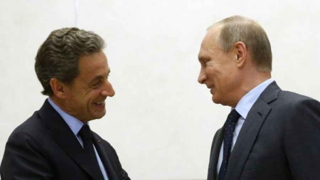 Sarkozy à Moscou: Valls lui demande de ne pas mettre en cause la position de la France
