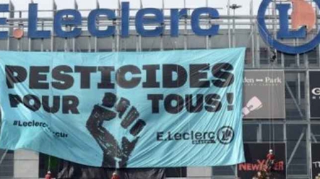 Greenpeace dénonce une omniprésence des pesticides derrière les prix bas de Leclerc