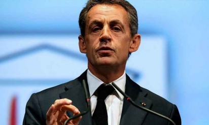 Air France: Sarkozy parle de “chienlit”, Valls et Hollande répliquent
