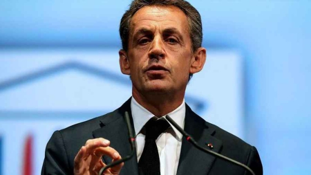 Air France: Sarkozy parle de “chienlit”, Valls et Hollande répliquent