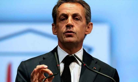Air France: Sarkozy parle de “chienlit”, Valls et Hollande répliquent