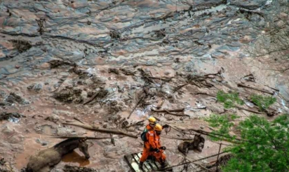 Brésil : le bilan pourrait être de 15 morts après le drame de Mariana