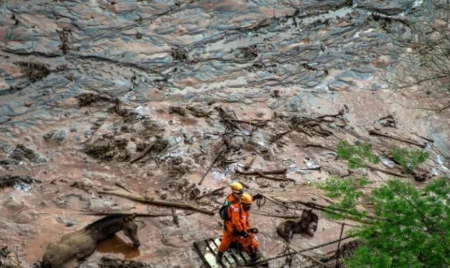 Brésil : le bilan pourrait être de 15 morts après le drame de Mariana