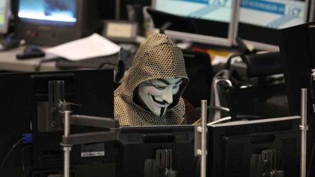 Trois Anonymous devant le tribunal à Nancy pour attaques contre des sites web