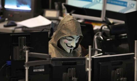 Trois Anonymous devant le tribunal à Nancy pour attaques contre des sites web