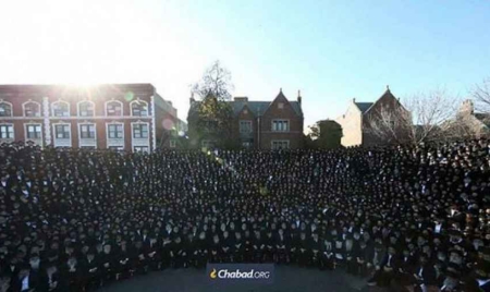 Quand 4.000 rabbins se rassemblent, ça donne des selfies d’anthologie