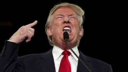 Etats-Unis : Donald Trump se moque du handicap d’un journaliste pendant un meeting