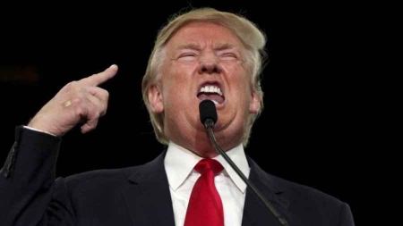 Etats-Unis : Donald Trump se moque du handicap d’un journaliste pendant un meeting