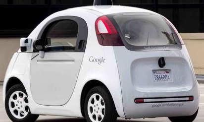 Etats-Unis: une voiture Google sans conducteur arrêtée pour excès de lenteur