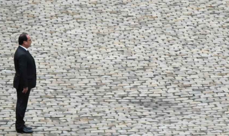 Attentats: qui est à l’origine des mesures prises par Hollande?