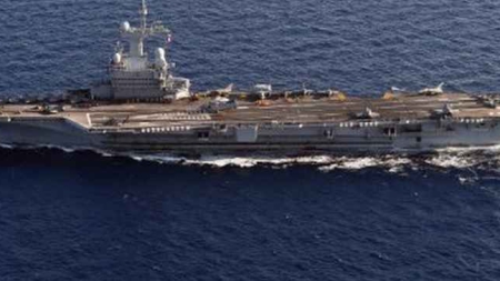 Le chef du Pentagone sur le Charles de Gaulle, une première