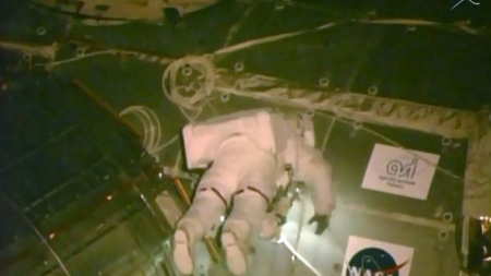 Deux coups et ça repart! Réparation réussie dans l’espace