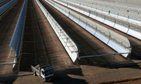 Aux portes du Sahara, un parc solaire géant pour éclairer le Maroc