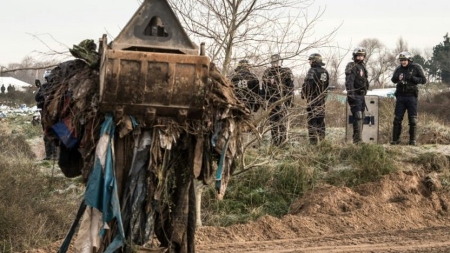 Evacuation de petits commerces de la Jungle: ultimatum aux migrants
