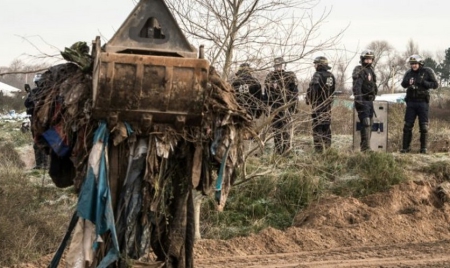 Evacuation de petits commerces de la Jungle: ultimatum aux migrants