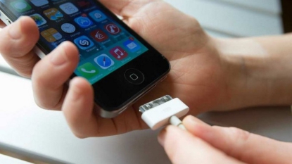 iPhone d’Apple : bientôt un chargeur sans contact et sans fil