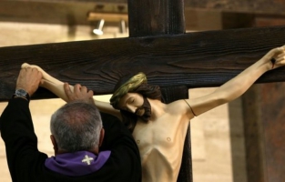 Pour avoir détourné plus de 700 000 euros, un ex-curé jugé dans l'Ariège