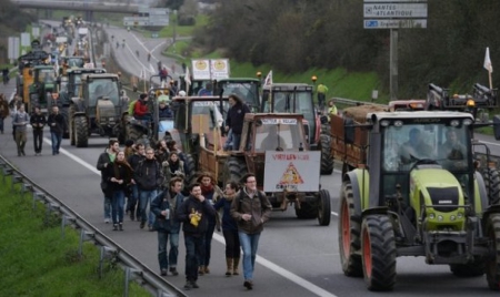 N-D-des-Landes : opération escargot sur le périphérique nantais