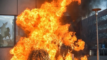 Kosovo: nouvelle manifestation violente contre un accord avec la Serbie