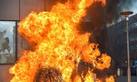 Kosovo: nouvelle manifestation violente contre un accord avec la Serbie