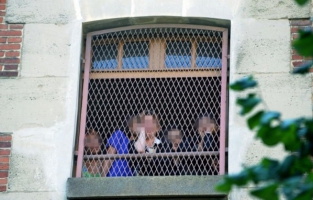 Les femmes discriminées dans les prisons françaises d'après Adeline Hazan