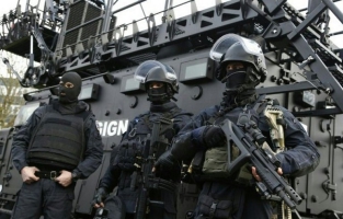 Attentats : Cazeneuve veut mettre fin à la guerre entre police et gendarmerie