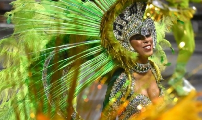 Entre samba et crème anti-moustique, les défilés du carnaval de Rio commencent