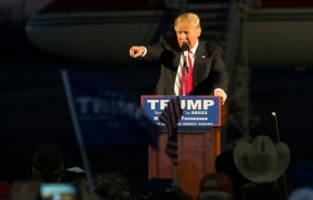 Mussolini, Ku Klux Klan, expulsion des musulmans, ... : les bad buzz de Donald Trump