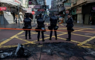 Hong Kong : un mouvement d'opposition à Pékin se résout à utiliser la violence