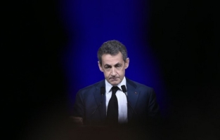 Chez les Républicains, Sarkozy n'est plus le chef, constate la presse