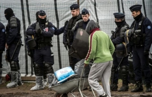 Calais : la moitié de la Jungle sera rasée