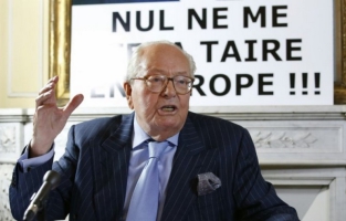 Assistants parlementaires FN: perquisitions en cours chez Jean-Marie Le Pen et un proche