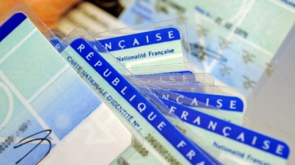 Déchéance de nationalité: les règles en vigueur, les nouvelles règles en débat