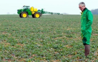 Pesticides: un agriculteur malade attaque l'Etat en appel
