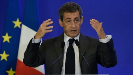 Nicolas Sarkozy : après le paquet de cigarettes neutre, la bouteille de vin et le fromage neutre ?
