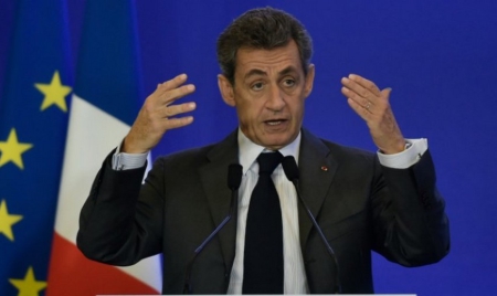 Nicolas Sarkozy : après le paquet de cigarettes neutre, la bouteille de vin et le fromage neutre ?