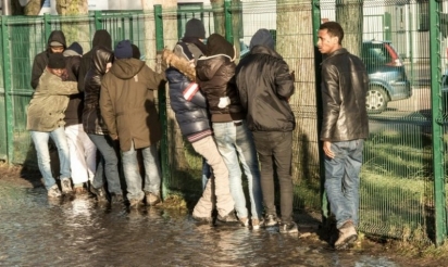 Agression de migrants dans le Nord: sept hommes interpellés en flagrant délit, une première