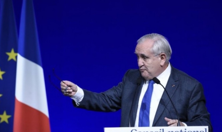 Raffarin (LR) sur la loi Travail: l’exécutif confond réforme et manoeuvre