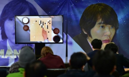 Jeu de go: Le champion du monde de nouveau battu par l’ordinateur de Google